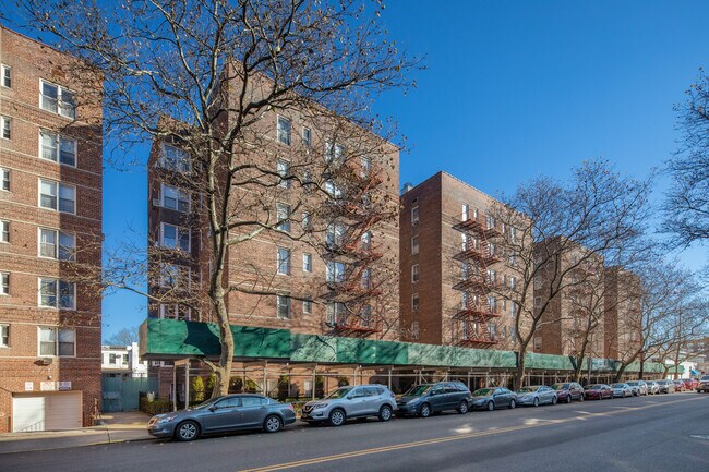3203 Nostrand Ave in Brooklyn, NY - Foto de edificio - Building Photo