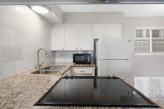 1016 E 7th St in Houston, TX - Foto de edificio - Building Photo