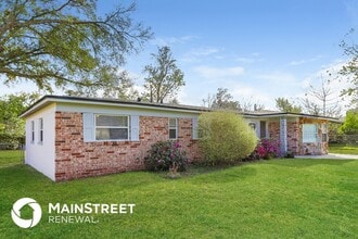 8360 Red Holly Ln in Jacksonville, FL - Building Photo - Building Photo