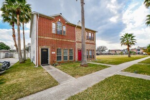 4230 Benard Ct in Pasadena, TX - Building Photo