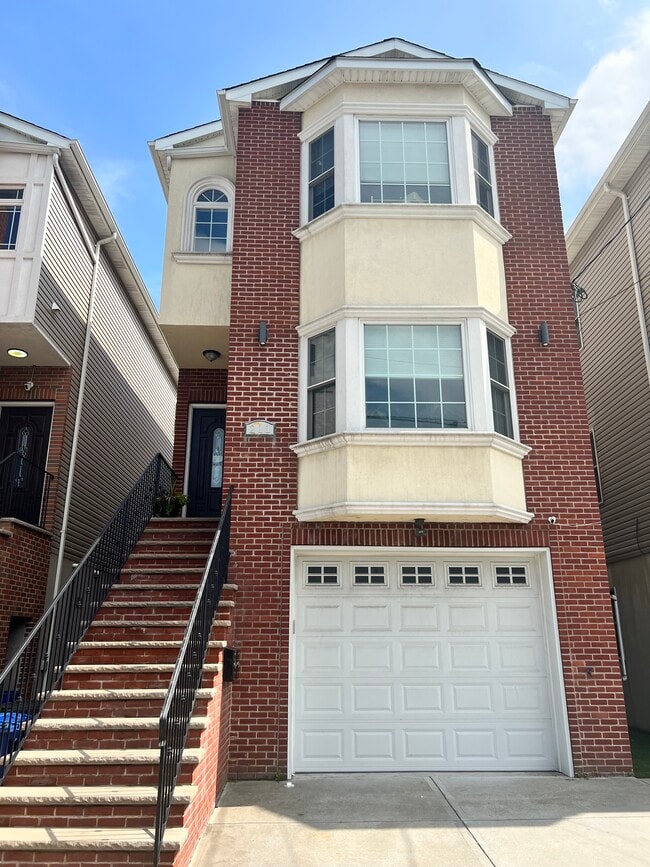 211 Cleveland Ave, Unit 2