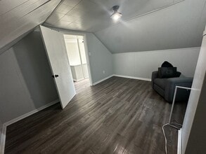 1502 Lake St in Emmetsburg, IA - Building Photo - Building Photo