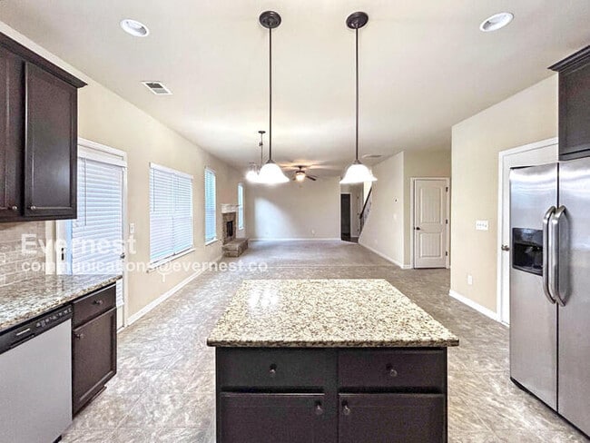 350 Adverstone Ct in Fayetteville, GA - Building Photo - Building Photo