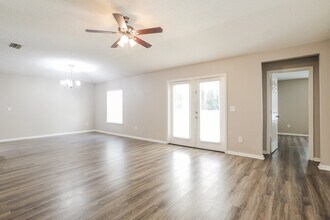 1466 Royal Dornoch Drive in Jacksonville, FL - Building Photo - Building Photo