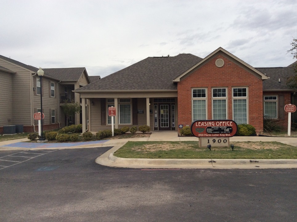 The Heights Apartments in Big Spring, TX - Building Photo