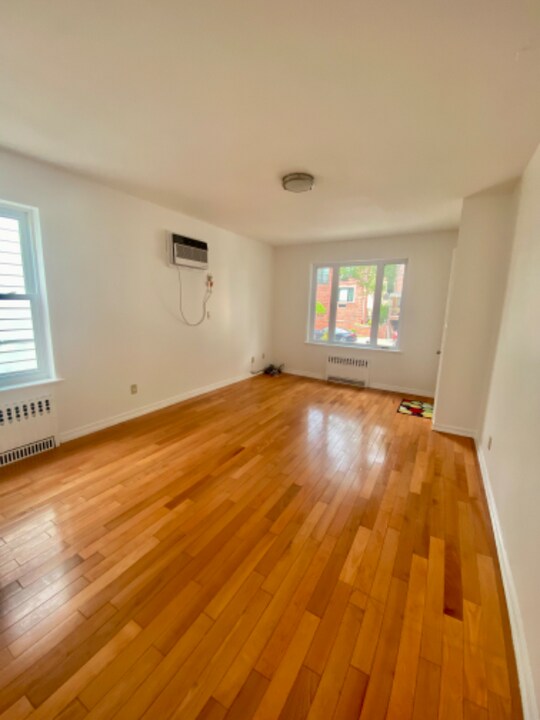 194 Battery Ave-Unit -1 in Brooklyn, NY - Building Photo