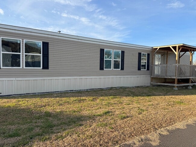 580 Flatwoods Way in Newport, TN - Building Photo - Building Photo