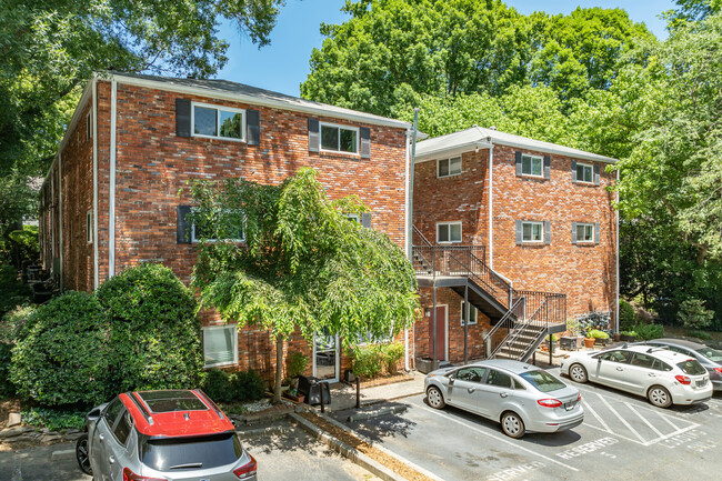 Stanford Court Condominiums in Atlanta, GA - Building Photo - Building Photo