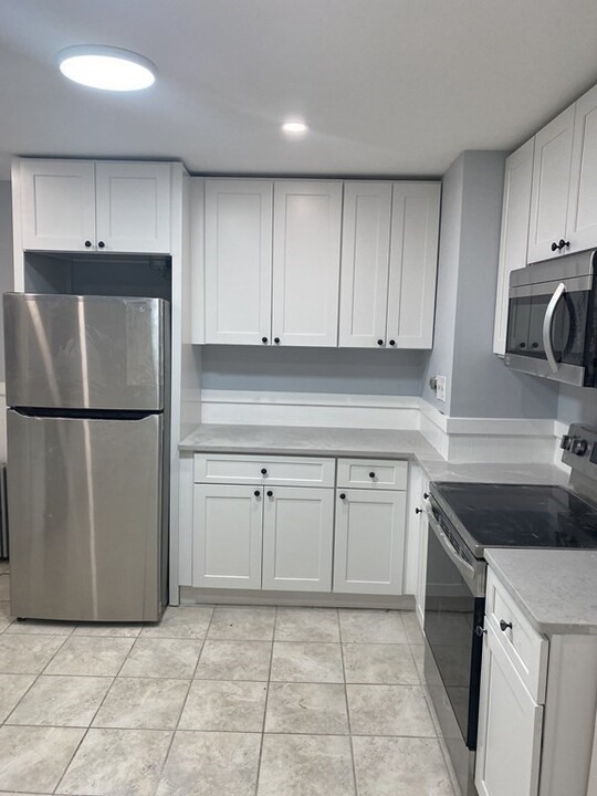 4 Weston Ave in Braintree, MA - Building Photo