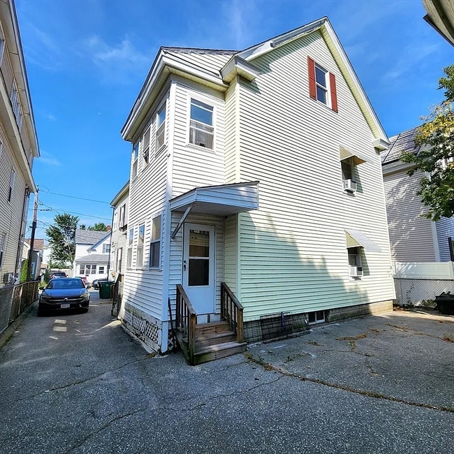 151-153 Gershom Ave in Lowell, MA - Building Photo - Building Photo