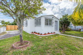 3120 SW 9th Street in Miami, FL - Building Photo - Building Photo