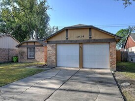 1934 Feather Ridge Dr in Missouri City, TX - Building Photo