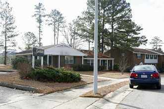 Green Valley Manor in Fayetteville, NC - Building Photo - Building Photo