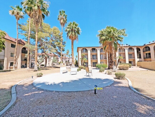 3033 E Devonshire Ave in Phoenix, AZ - Building Photo - Building Photo