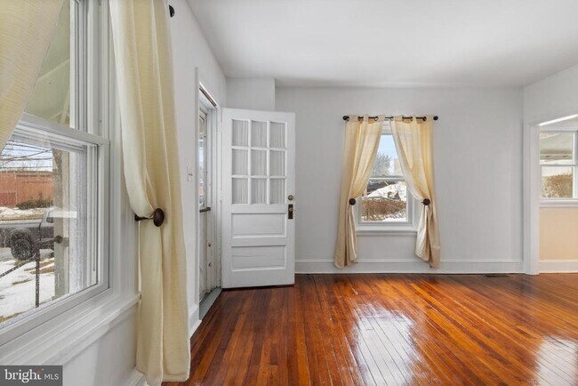 134 Plant Ave in Wayne, PA - Building Photo - Building Photo