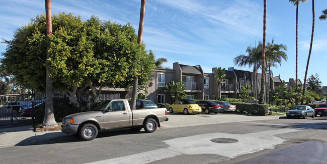 The Greencliff Apartments in San Diego, CA - Building Photo - Building Photo