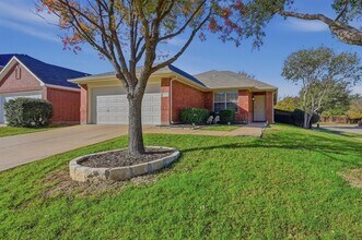3321 Versante Dr in Bedford, TX - Building Photo - Building Photo