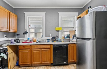 569 Washington Ave in Albany, NY - Building Photo - Building Photo