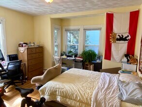 10 Clifton St, Unit 1 in Somerville, MA - Building Photo - Building Photo