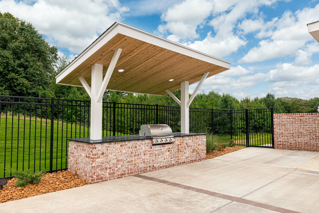 Shadow Creek West New Apartments in Jackson, TN - Building Photo - Building Photo