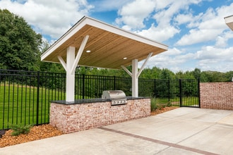 Shadow Creek West New Apartments in Jackson, TN - Foto de edificio - Building Photo