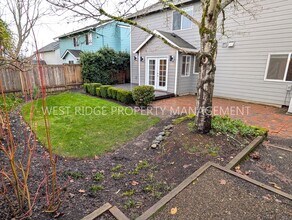 6154 NW Sickle Terrace in Portland, OR - Building Photo - Building Photo