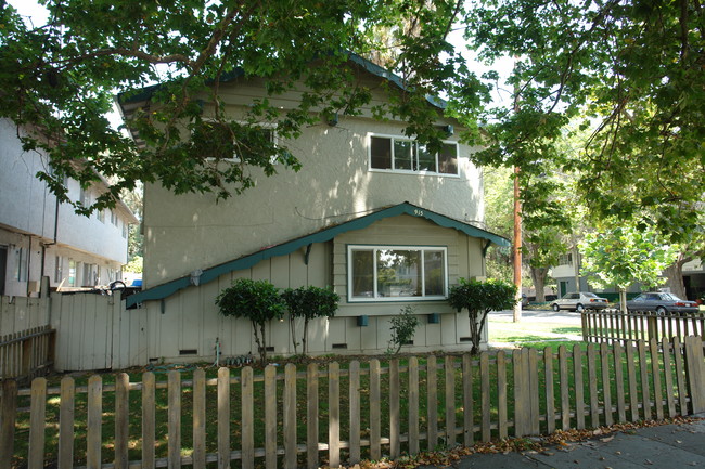 915 Vermont St in San Jose, CA - Building Photo - Building Photo