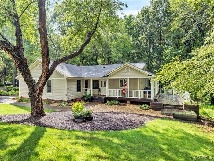5210 Fairlake Ln in Glen Allen, VA - Building Photo
