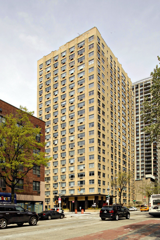 Continental East Apartments in New York, NY - Foto de edificio - Building Photo