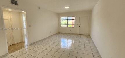 3670 SW 10th St in Miami, FL - Building Photo - Building Photo