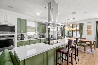 1023 NW 100th Ave in Miami, FL - Building Photo - Building Photo