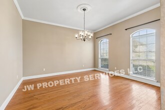 1208 Lake Frances Dr in Gretna, LA - Building Photo - Building Photo