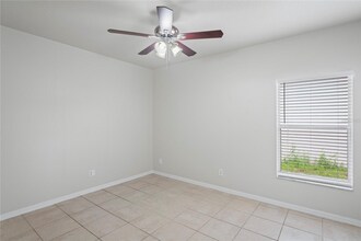 456 Summer Sails Dr in Valrico, FL - Foto de edificio - Building Photo