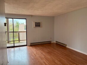 70 Burgundy Hill Ln in Middletown, CT - Building Photo - Building Photo