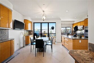 121 Canon Dr in Beverly Hills, CA - Building Photo - Building Photo