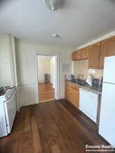71 Prentiss St in Watertown, MA - Foto de edificio - Building Photo
