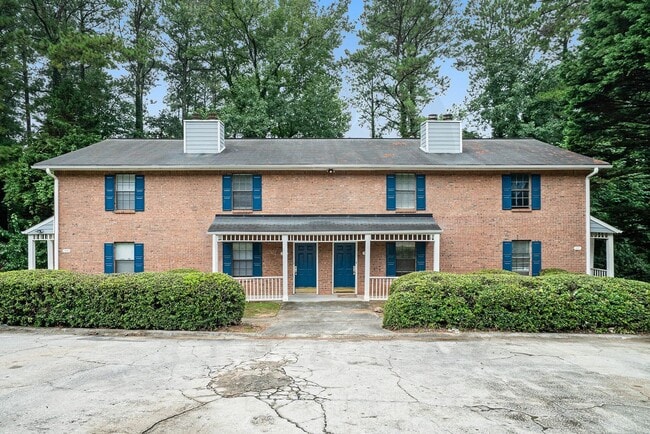 property at 3233 Highpoint Ct