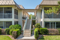 Royal Bay Villas in Naples, FL - Foto de edificio - Building Photo