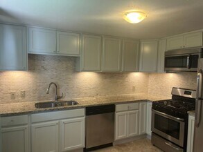 130 Tulip Tree Dr in St. Charles, MO - Building Photo - Building Photo