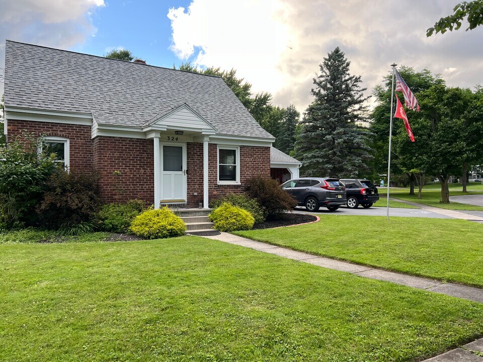 324 Butterfield Ave in Watertown, NY - Building Photo