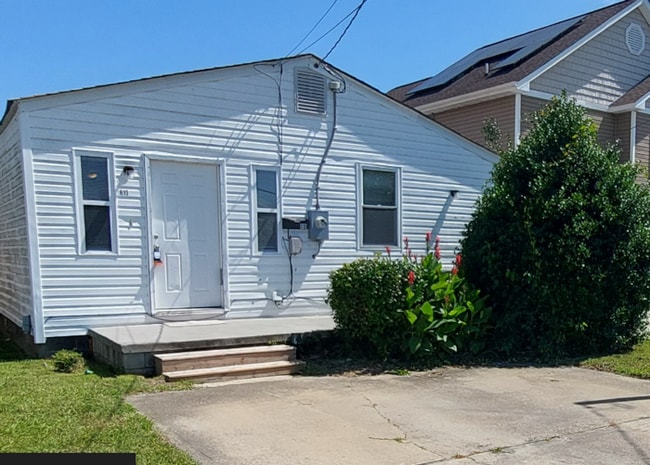 property at 810 Griffin St