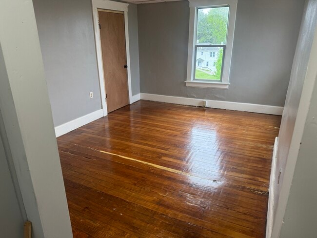 216 Watson Ave, Unit 2 in Fairmont, WV - Building Photo - Building Photo