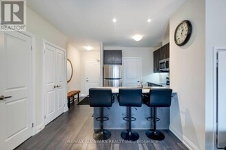 5917 Main St in Whitchurch-Stouffville, ON - Building Photo - Building Photo