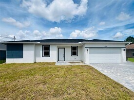 2718 Helen Cir in Lehigh Acres, FL - Building Photo