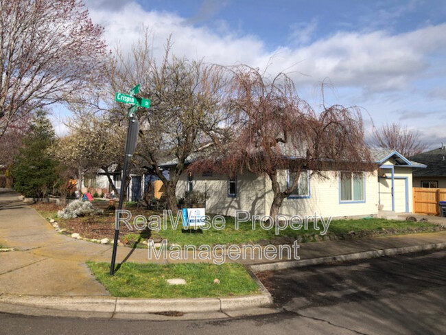 198 Crispin St in Ashland, OR - Building Photo - Building Photo