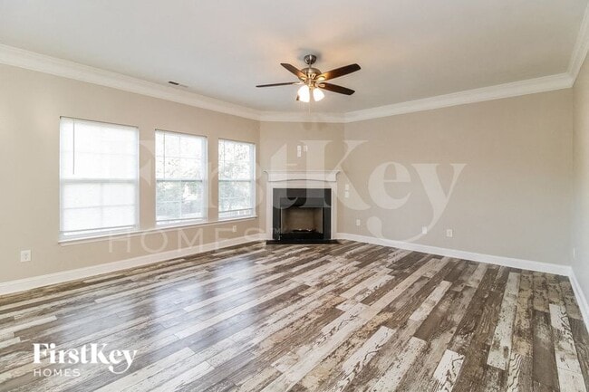 6623 Barton Creek Dr in Whitsett, NC - Foto de edificio - Building Photo