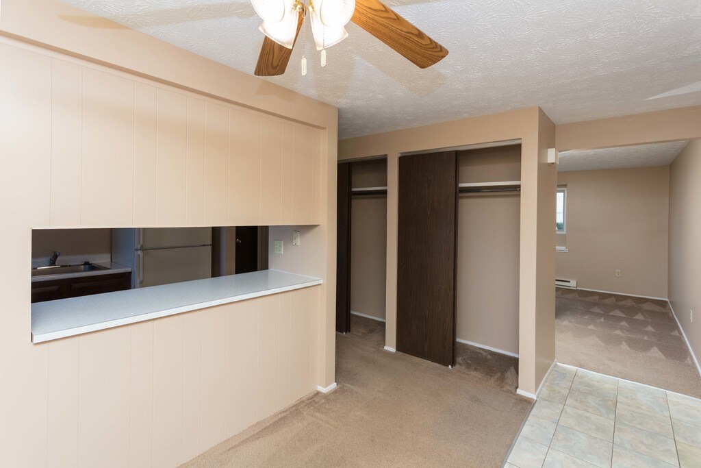 Hilltop View Apartments & Townhomes in Spencerport, NY