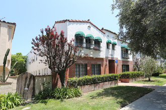 244 N Clark Dr in Beverly Hills, CA - Building Photo - Building Photo