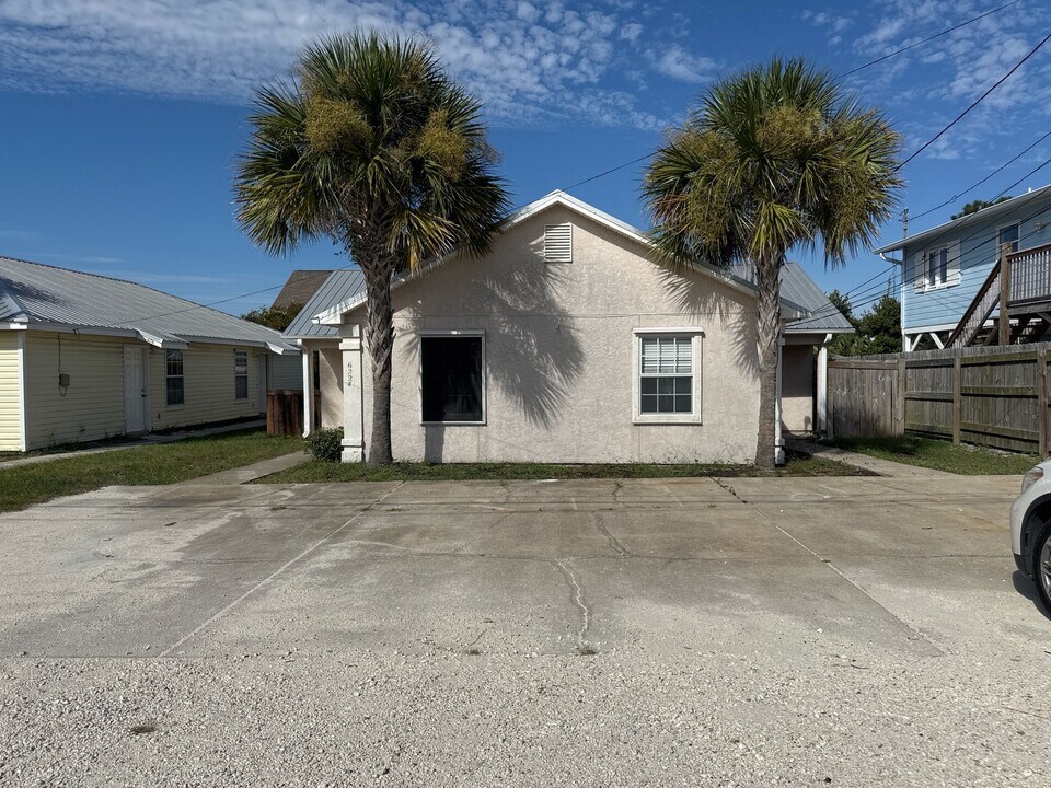 6222 Sunset Ave in Panama City, FL - Building Photo