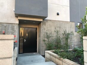 4814 Oakwood Ave in Los Angeles, CA - Building Photo - Building Photo